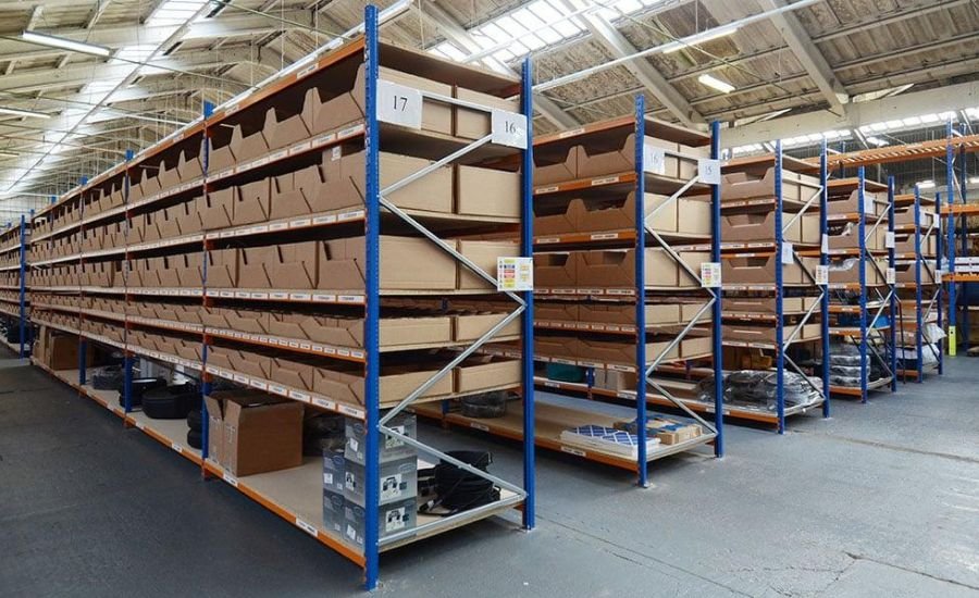 Smart shelving solutions for organized warehouse and commercial storage